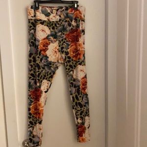 Beautiful print leggings. Lularoe brand